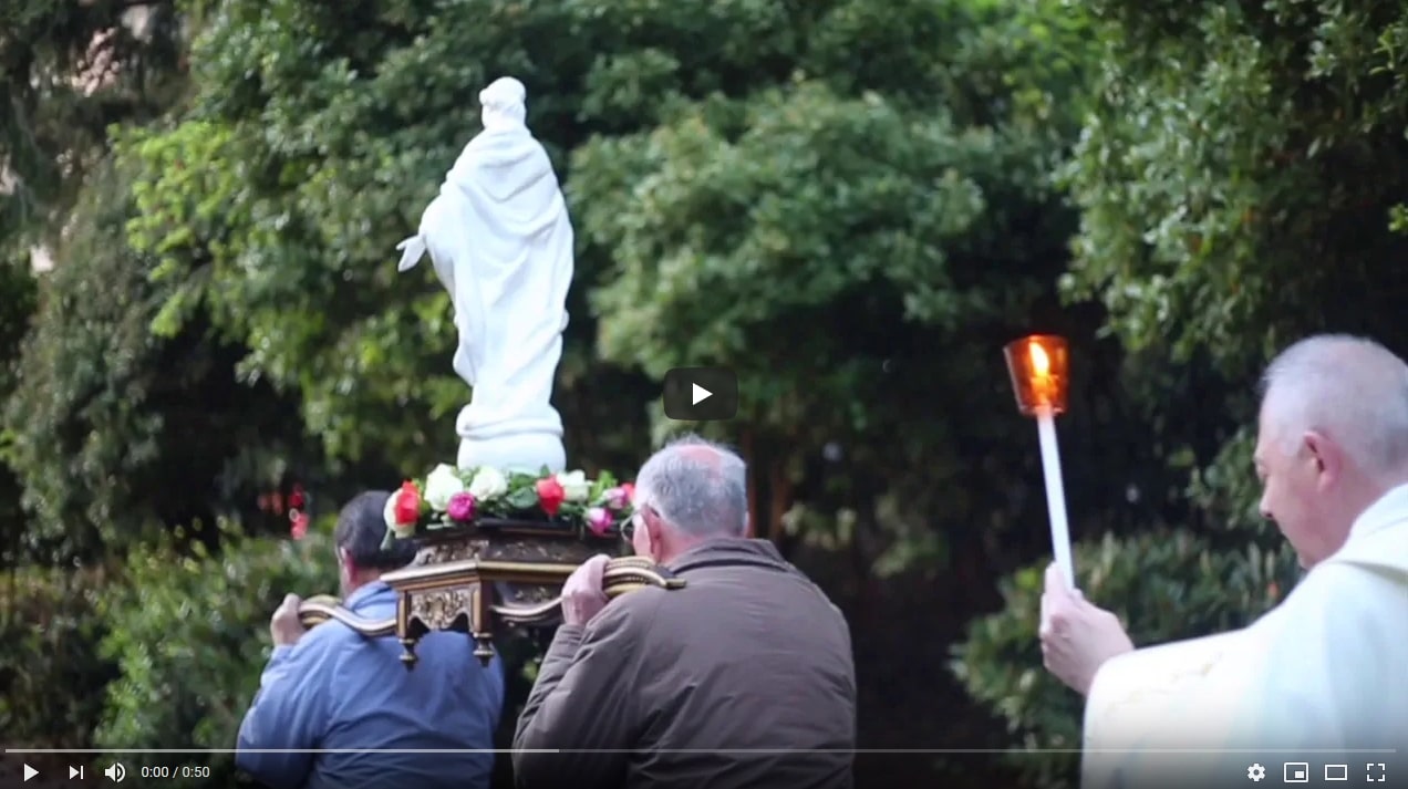 Procession mariale au Sanctuaire de Lisieux