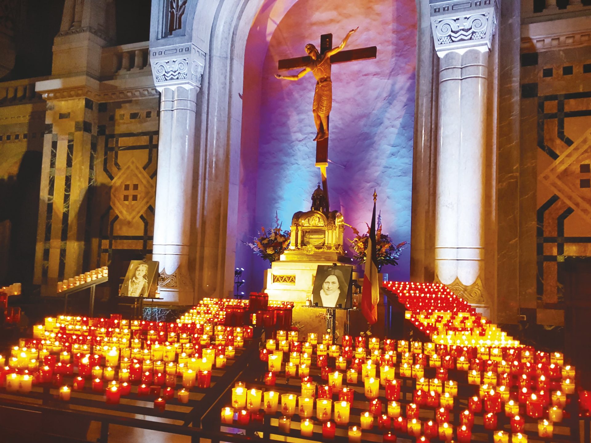 ora-o-diante-do-relic-rio-de-santa-teresa-todos-os-domingos-s-15h45