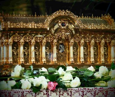 Les reliques de sainte Thérèse de Lisieux exposées dans les paroisses ukrainiennes d’Île-de-France