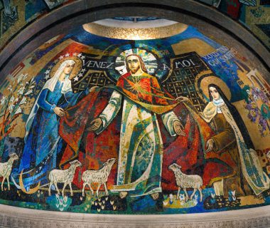 Prêtres à Lisieux : pour se former à sainte Thérèse au service des pèlerins