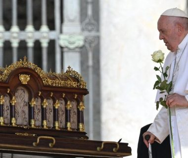 Le Pape François accueillera des reliques de sainte Thérèse à Rome en décembre