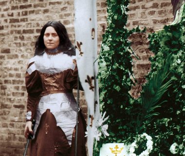 Sainte Thérèse et Sainte Jeanne d’Arc réunies à Domrémy pour la paix