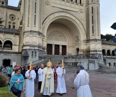 Procession du Saint-Sacrement à la Basilique